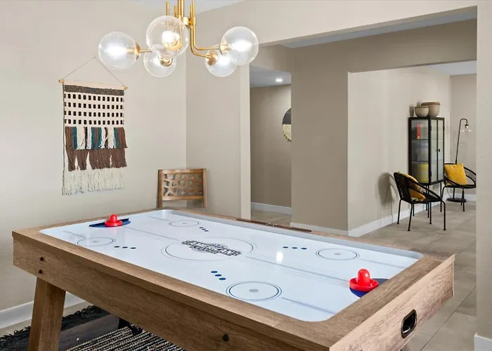 Min From Sports Stadiums Pool & Hot Tub * Glendale